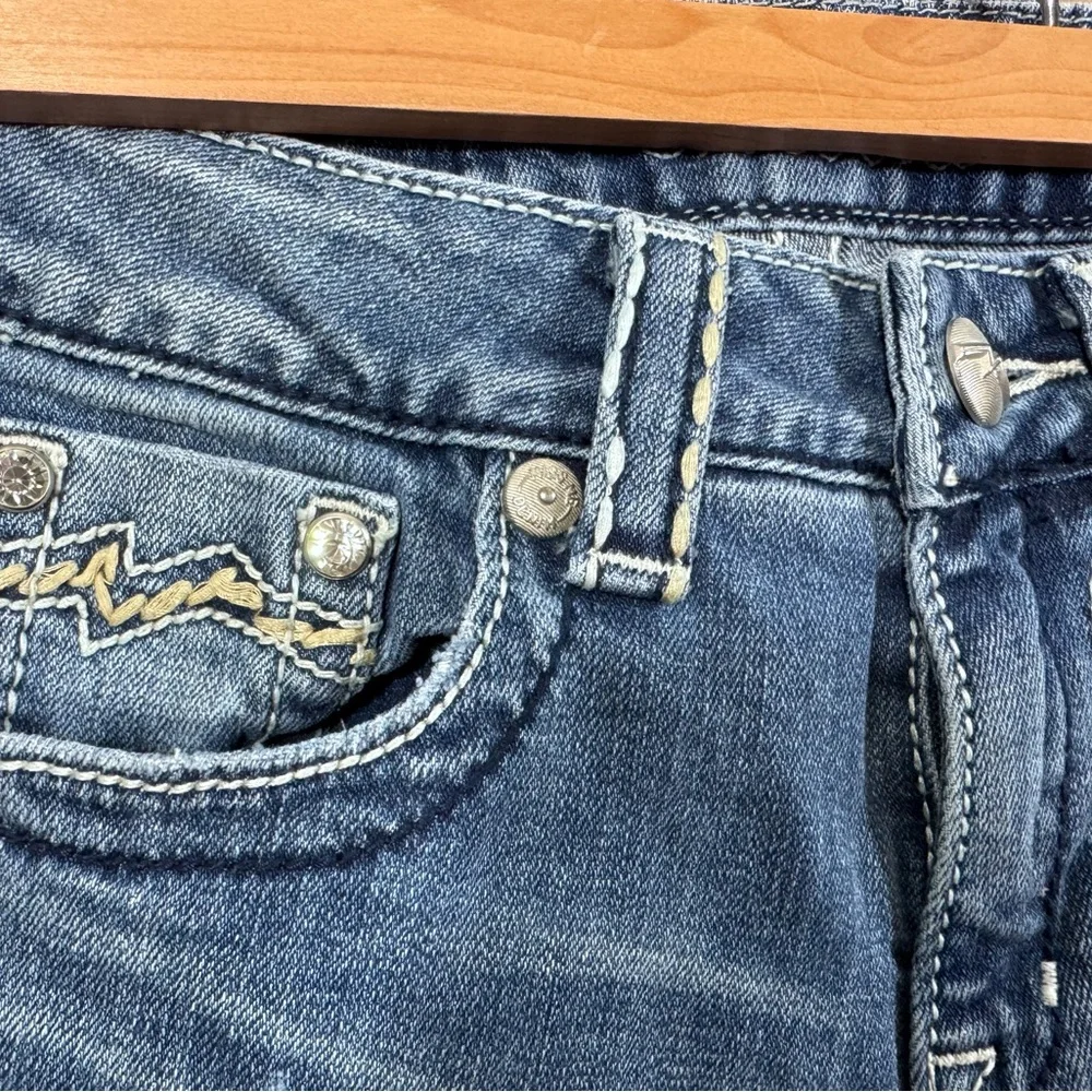 Miss Me Distressed Boyfriend Thick Stitch Embellished Cropped Jeans in Med 21 - Picture 3 of 8